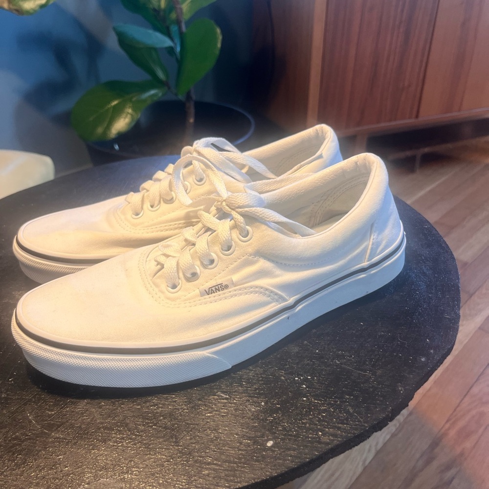 Vans Men’s White Era’s Men’s Size 8 (Women’s 9.5)